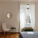 Apartment Guesthost - Bright X4 Along The Tevere! Rome