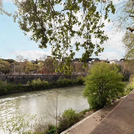Guesthost - Bright X4 Along The Tevere! Appartement Rome