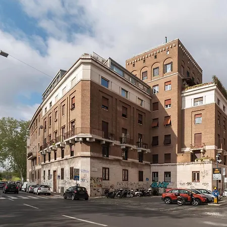 Guesthost - Bright X4 Along The Tevere! Lägenhet *