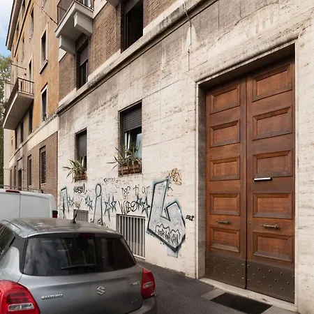 Guesthost - Bright X4 Along The Tevere! Lägenhet